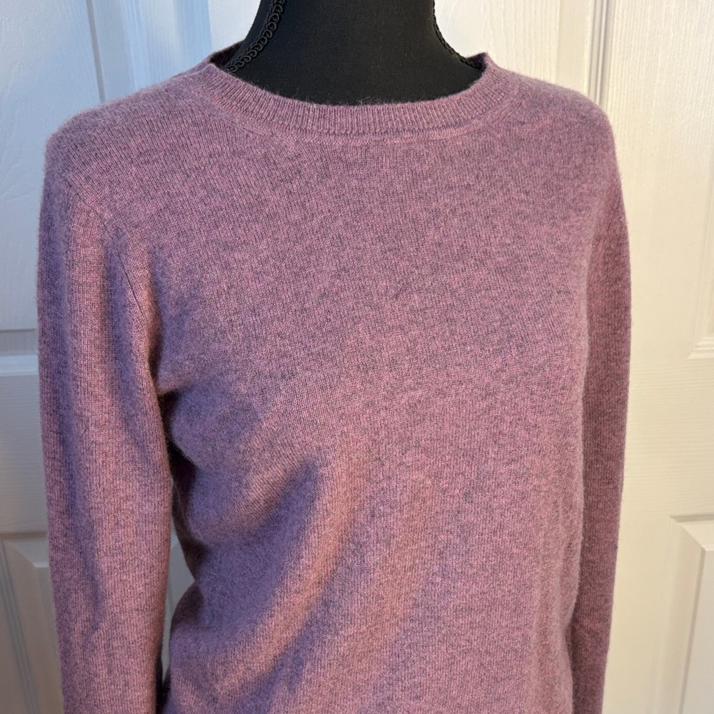 Tahari Cashmere Lightweight Light Lavender Sweater size small
